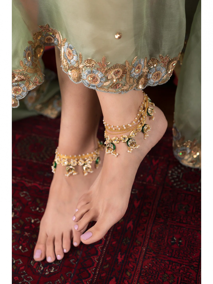 Exquisite Kundan Chand Biya Pearls Drops Anklets - Elegant Traditional Design - Image 1