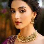 Regal Gold Necklace with Pearls Set - Elegant and Timeless Jewelry Piece
